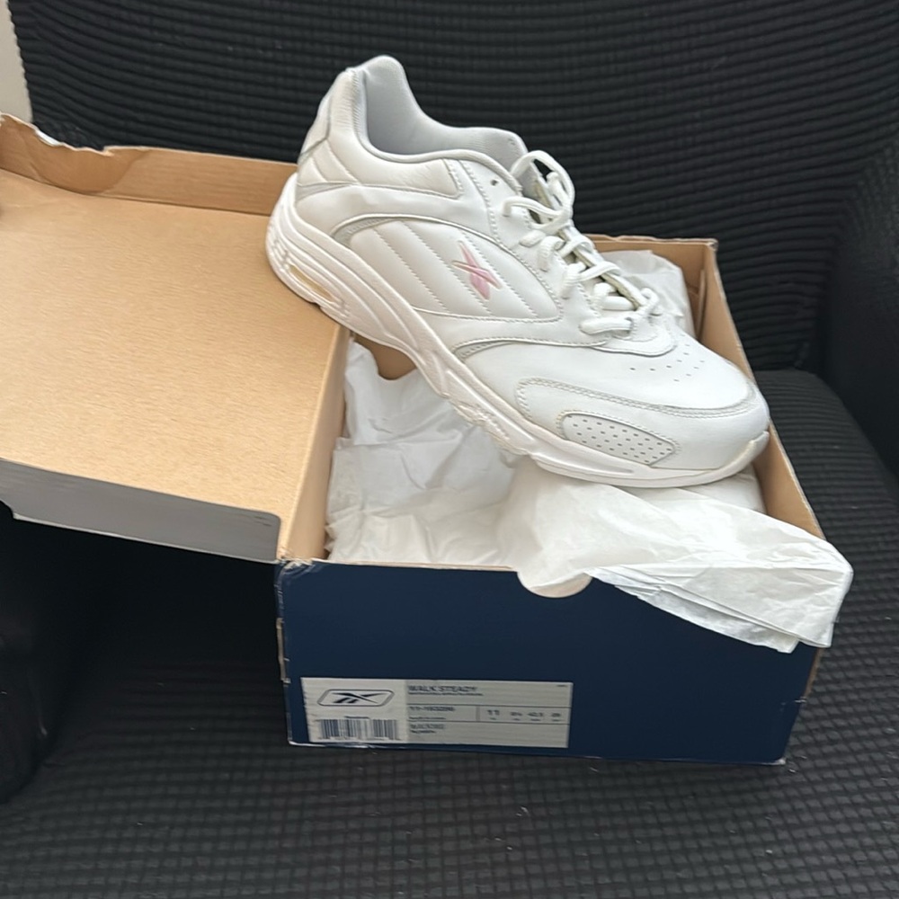 Reebok Walk Steady Size 11